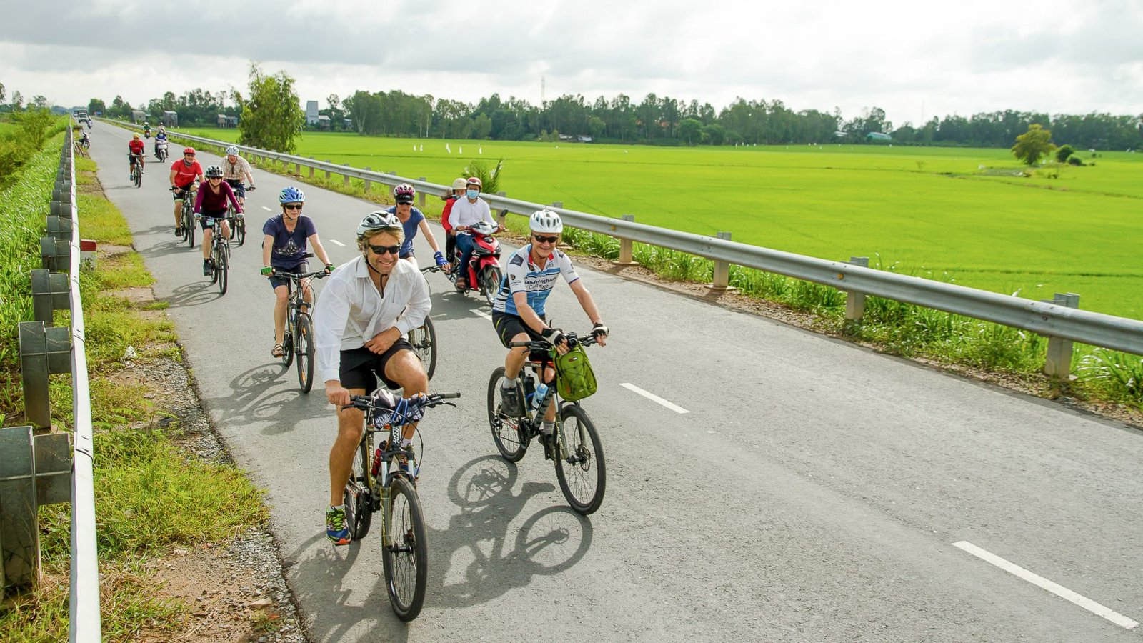 From Modern Pulse to Imperial Grace: The Ultimate Guide to Ho Chi Minh to Hue Cycling